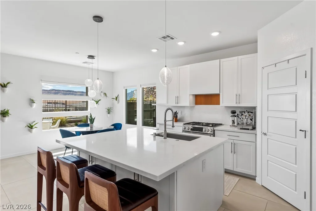 924 Kings Cliff, Las Vegas, NV 89138