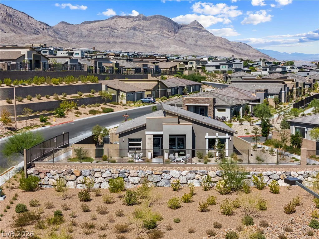 924 Kings Cliff, Las Vegas, NV 89138