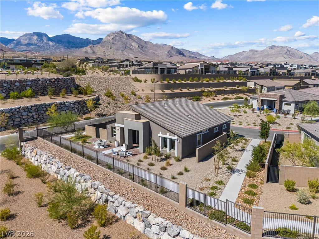 924 Kings Cliff, Las Vegas, NV 89138