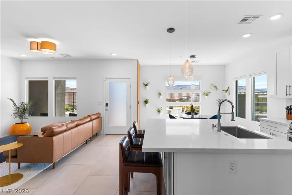 924 Kings Cliff, Las Vegas, NV 89138