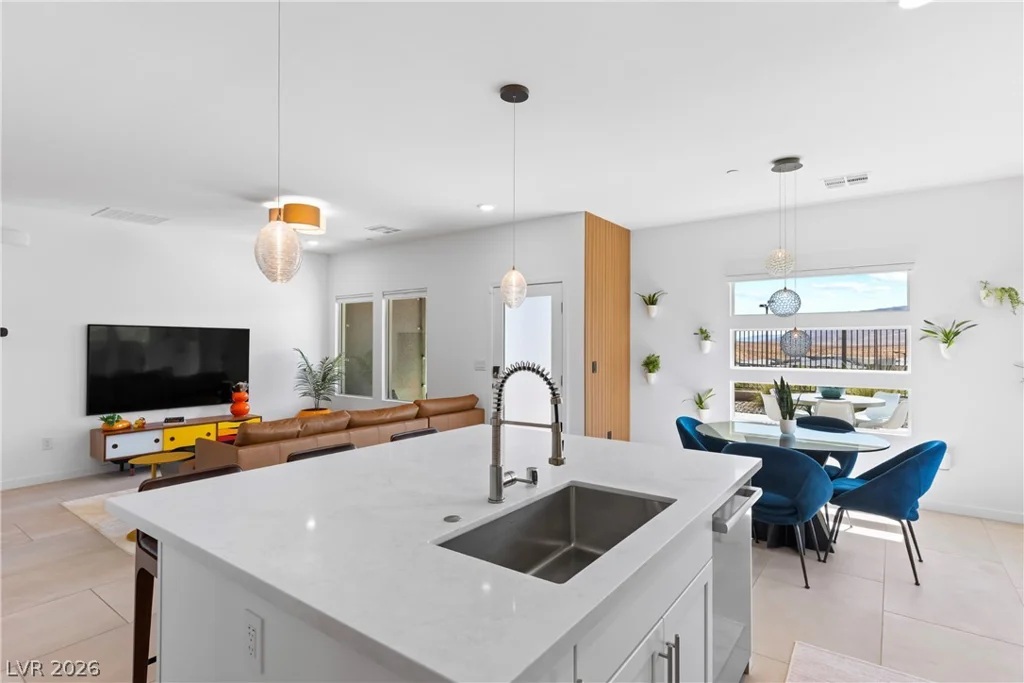924 Kings Cliff, Las Vegas, NV 89138