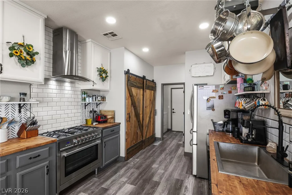 7066 Shimmering, Henderson, NV 89011