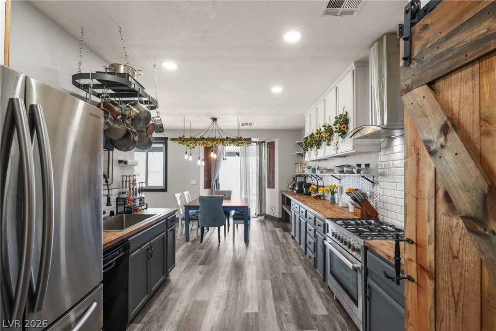 7066 Shimmering, Henderson, NV 89011