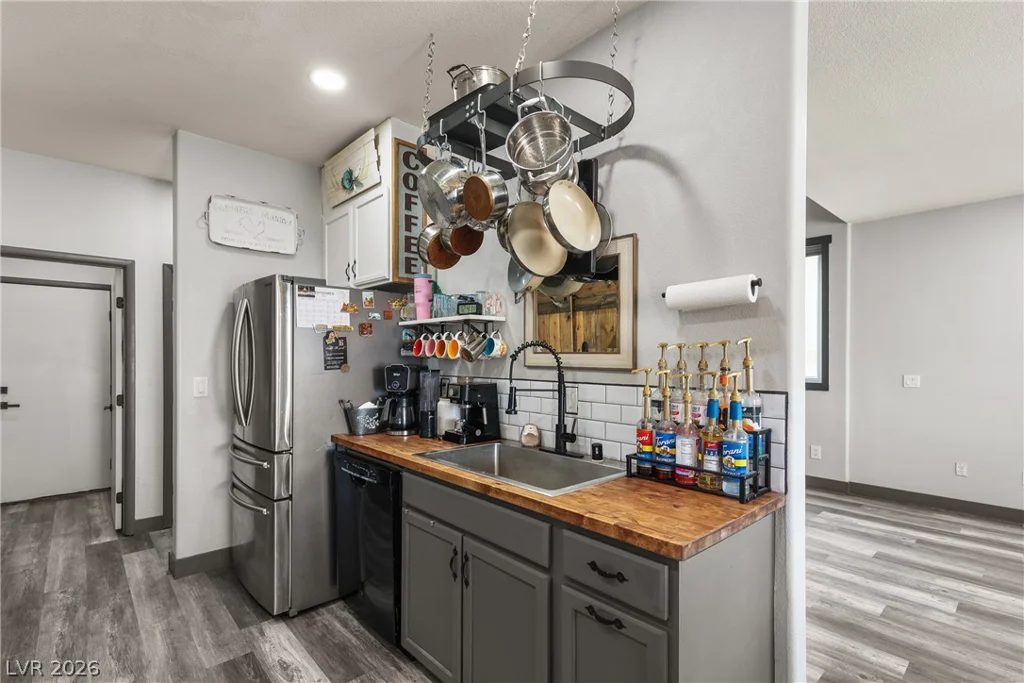 7066 Shimmering, Henderson, NV 89011