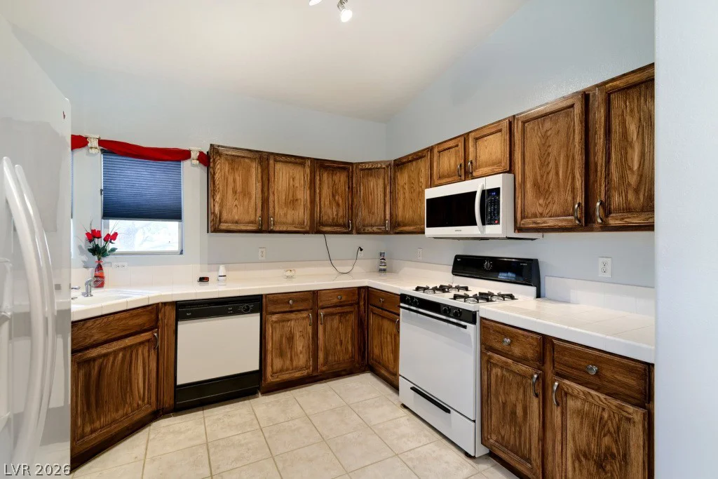 2152 Jasper Bluff, Las Vegas, NV 89117