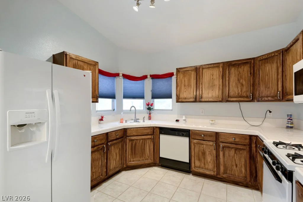 2152 Jasper Bluff, Las Vegas, NV 89117