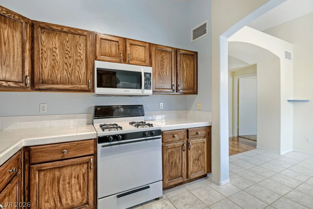 2152 Jasper Bluff, Las Vegas, NV 89117