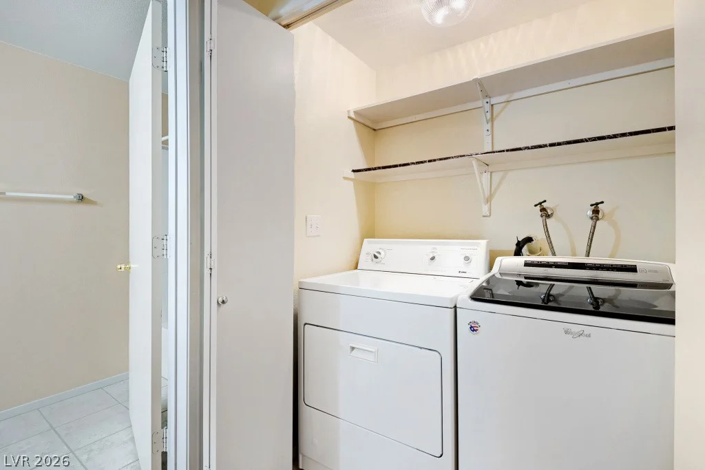 2152 Jasper Bluff, Las Vegas, NV 89117