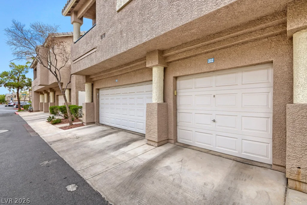 2152 Jasper Bluff, Las Vegas, NV 89117