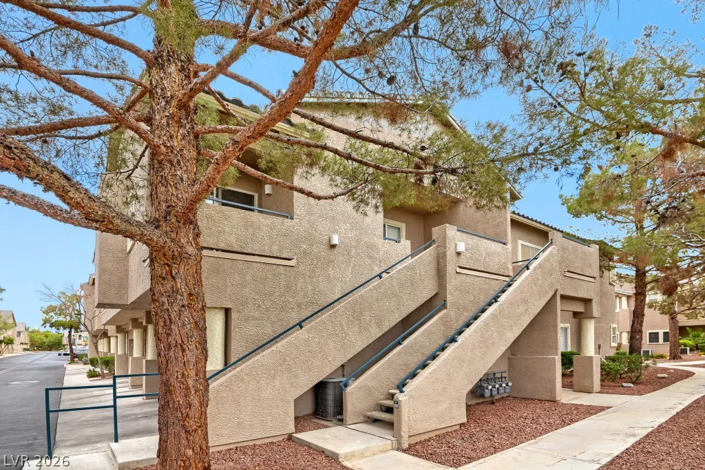 2152 Jasper Bluff, Las Vegas, NV 89117