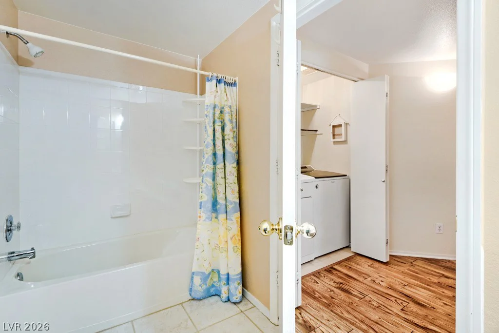 2152 Jasper Bluff, Las Vegas, NV 89117