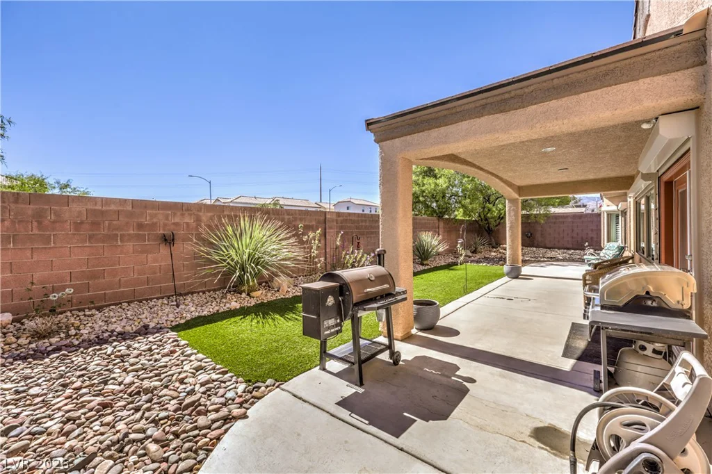8327 Bowman Woods, Las Vegas, NV 89129