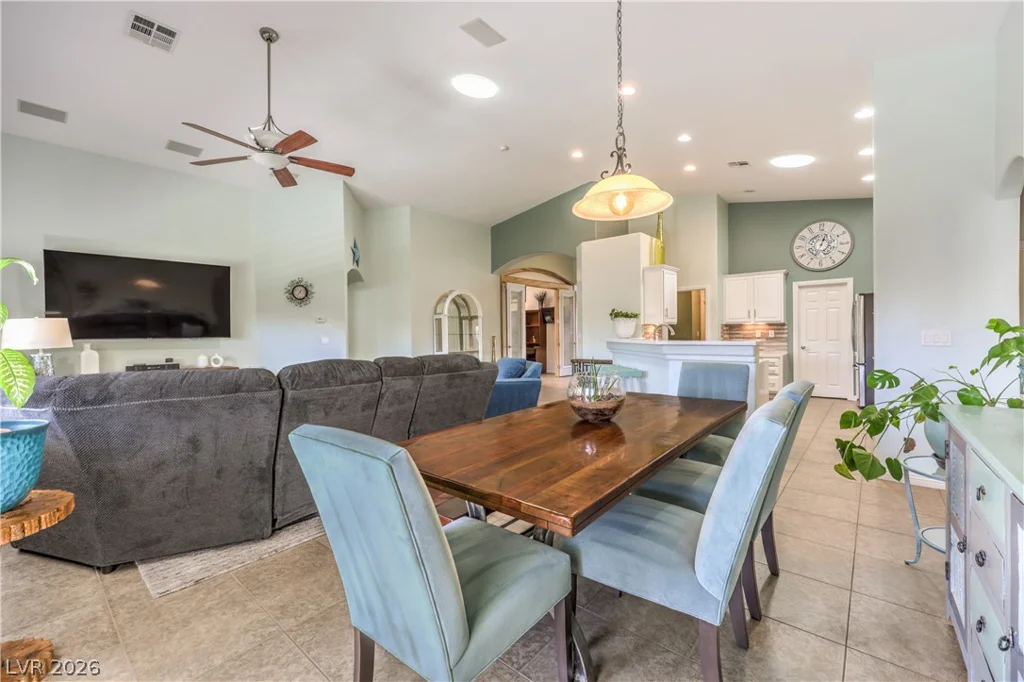 8327 Bowman Woods, Las Vegas, NV 89129
