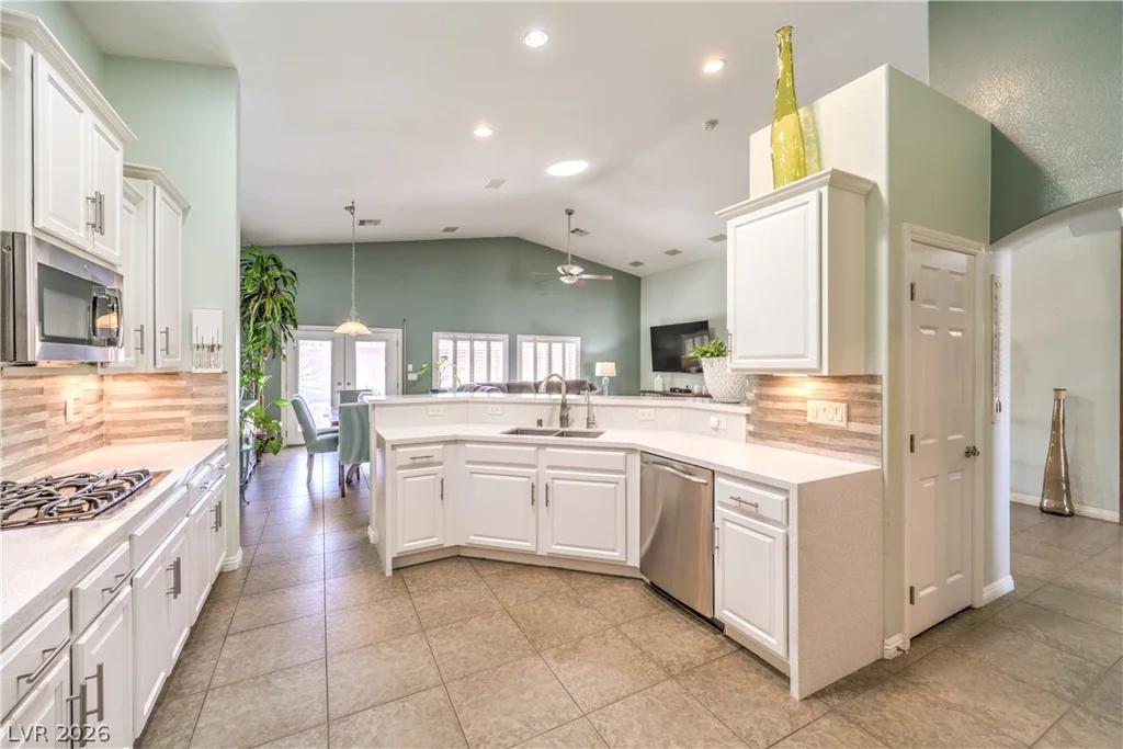 8327 Bowman Woods, Las Vegas, NV 89129