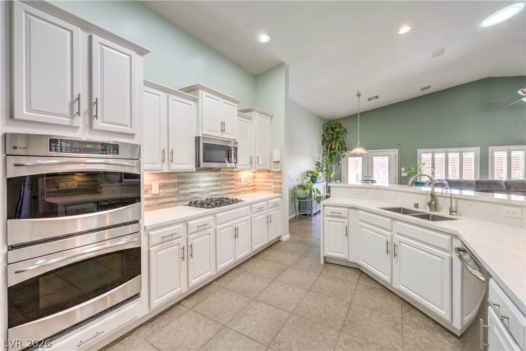 8327 Bowman Woods, Las Vegas, NV 89129