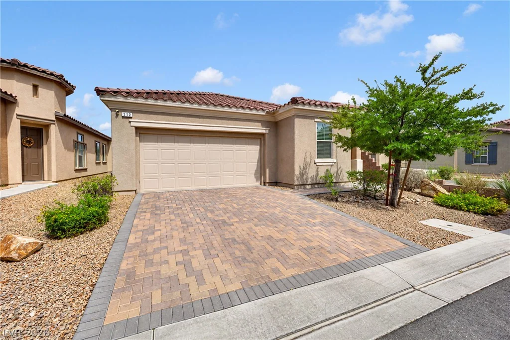 312 Casmailia, North Las Vegas, NV 89031