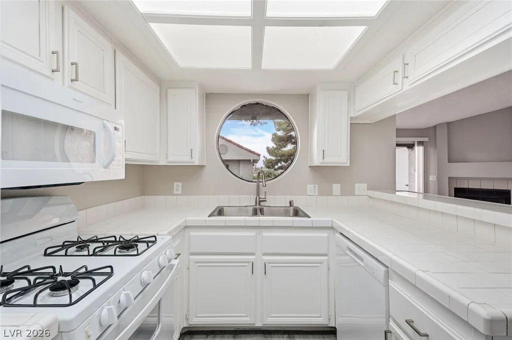 830 Sloan, Las Vegas, NV 89110