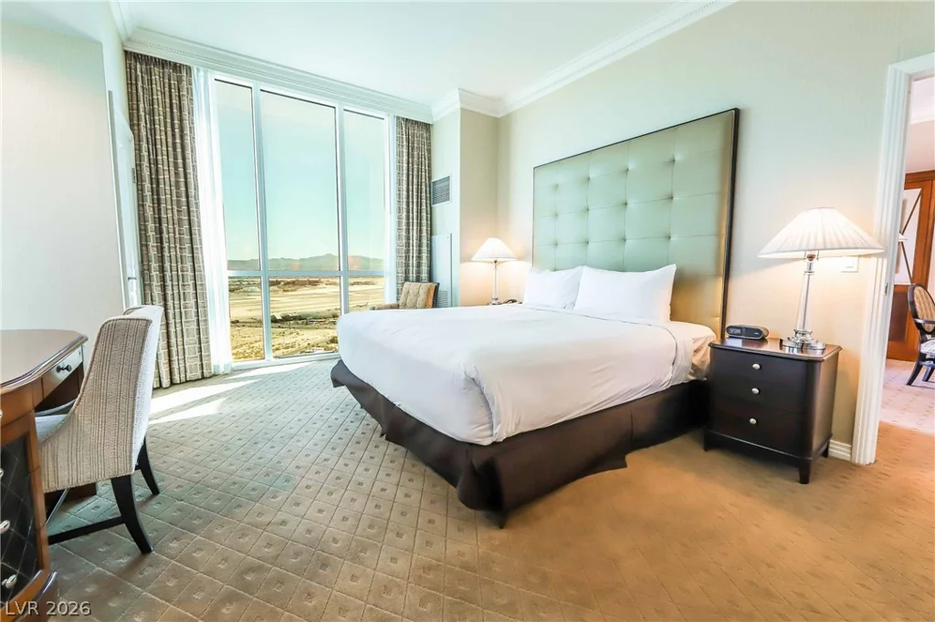 135 Harmon, Las Vegas, NV 89109