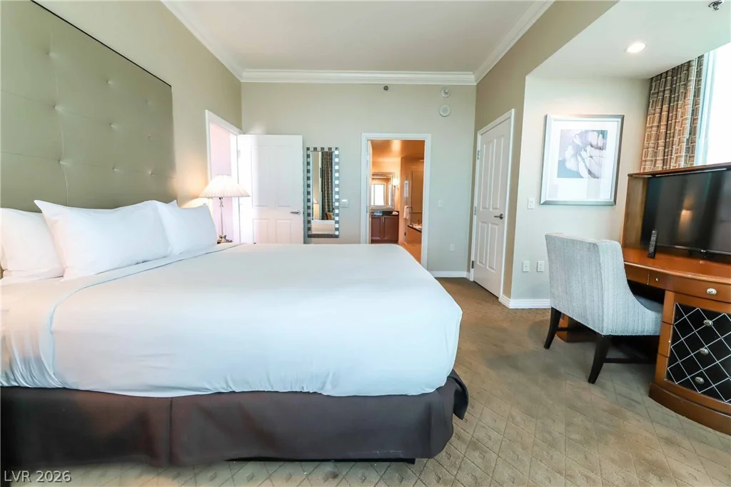135 Harmon, Las Vegas, NV 89109