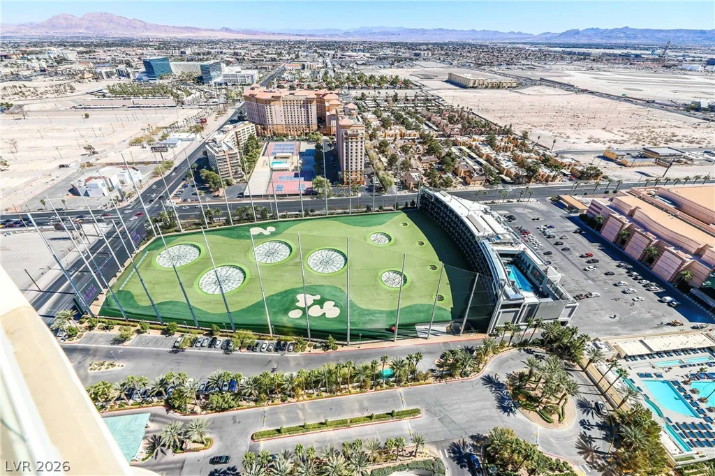 135 Harmon, Las Vegas, NV 89109