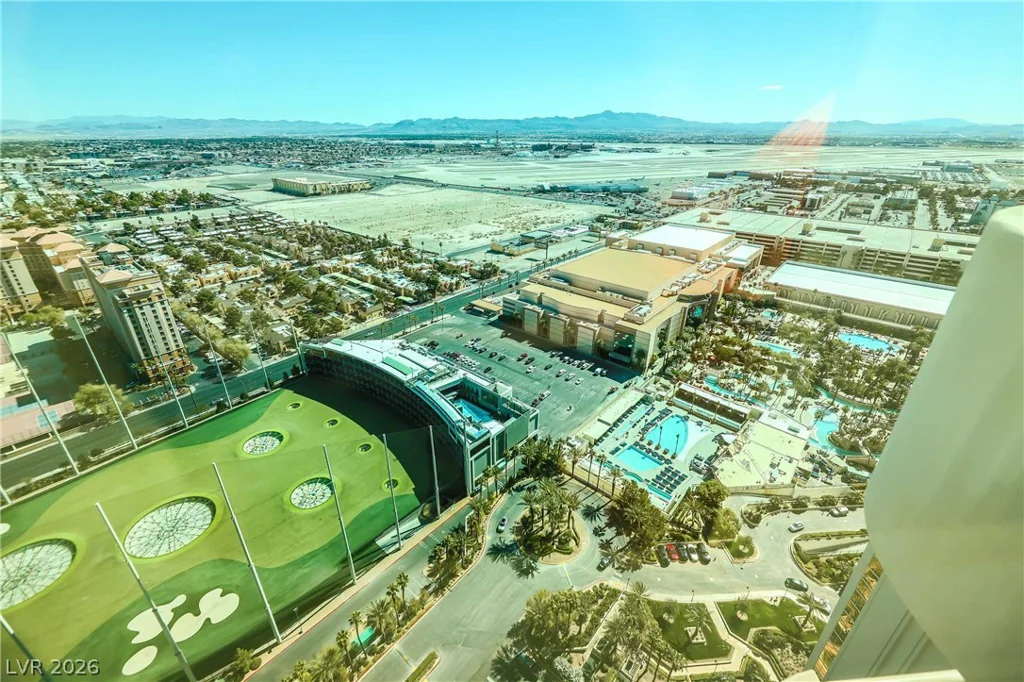 135 Harmon, Las Vegas, NV 89109