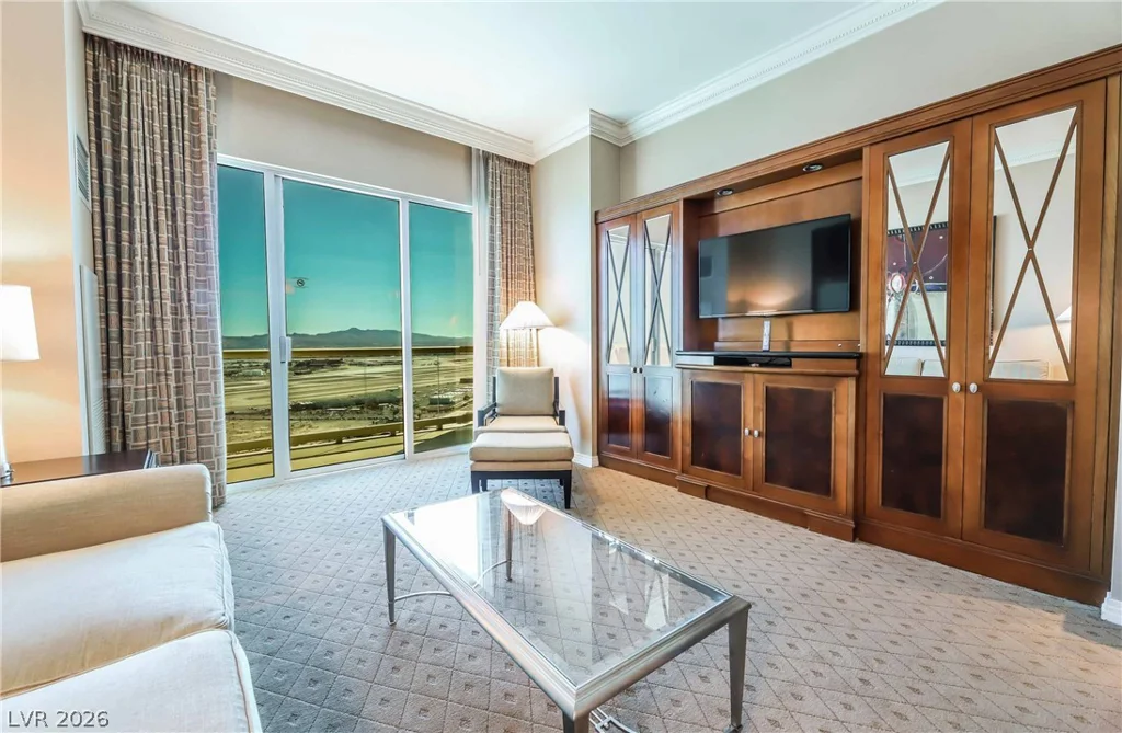135 Harmon, Las Vegas, NV 89109
