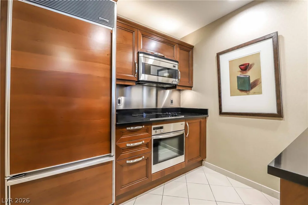 135 Harmon, Las Vegas, NV 89109