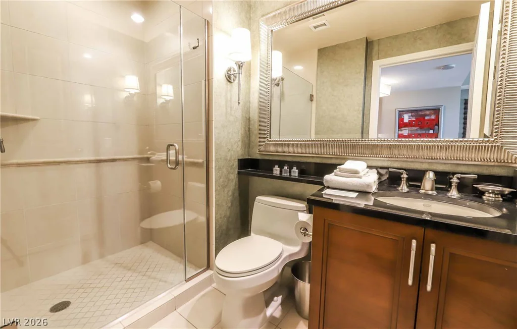 135 Harmon, Las Vegas, NV 89109