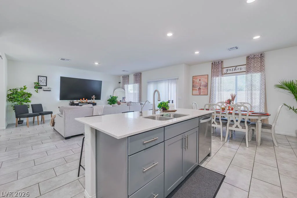 6135 Larimar Gold, North Las Vegas, NV 89115