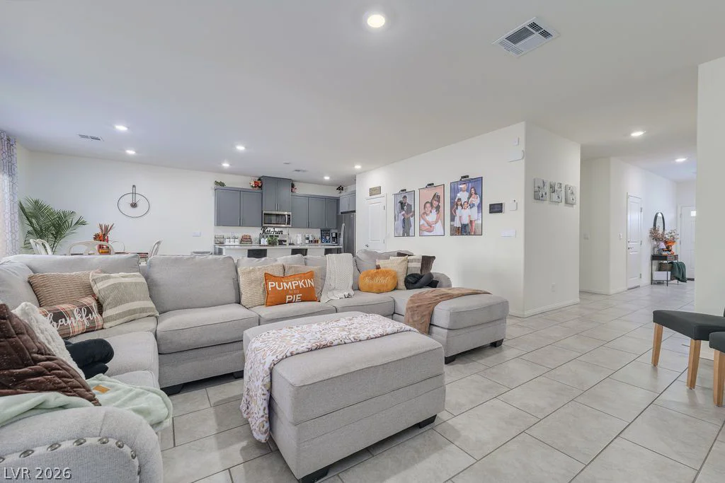6135 Larimar Gold, North Las Vegas, NV 89115