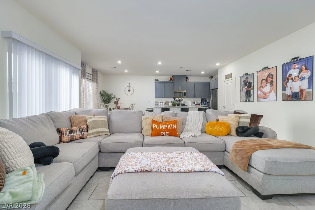 6135 Larimar Gold, North Las Vegas, NV 89115