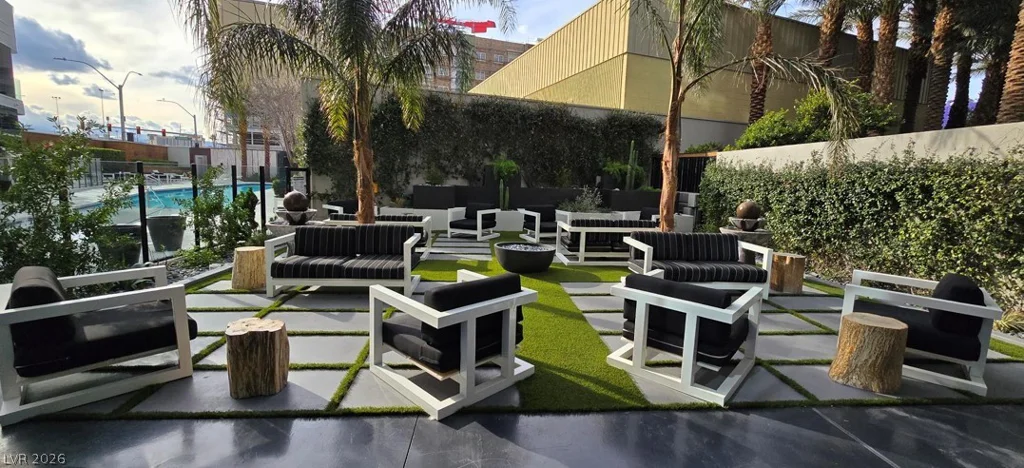 4471 Dean Martin, Las Vegas, NV 89103