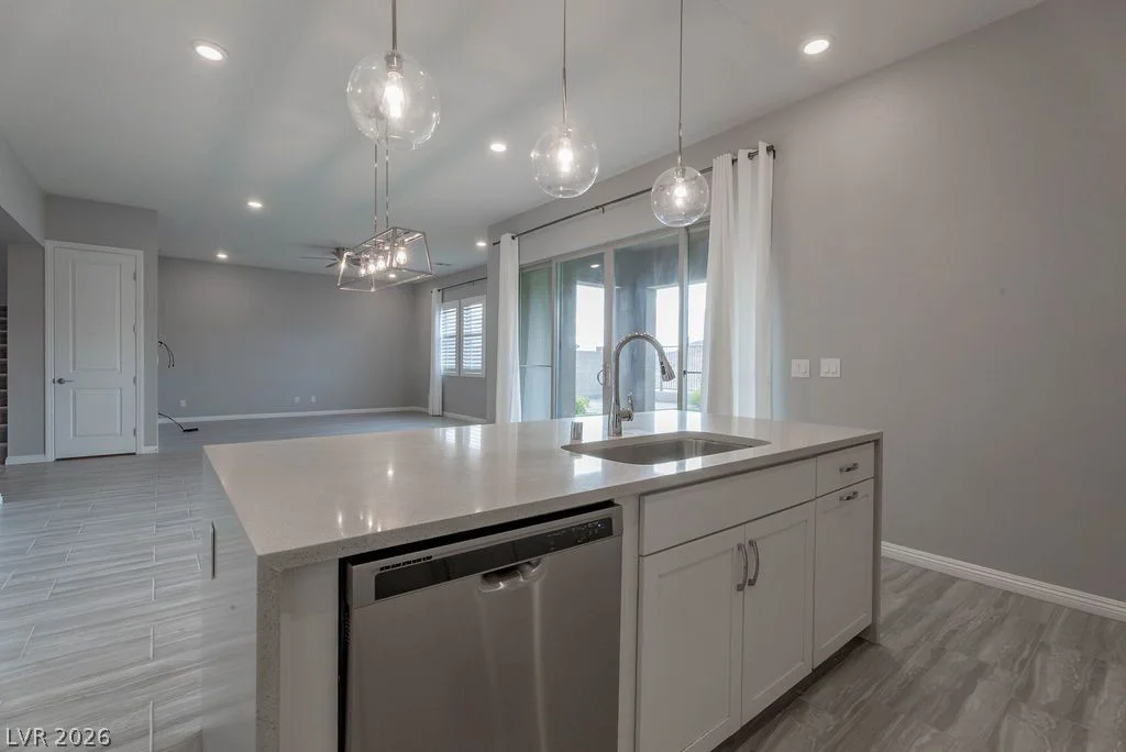 12385 Valley Chase, Las Vegas, NV 89138
