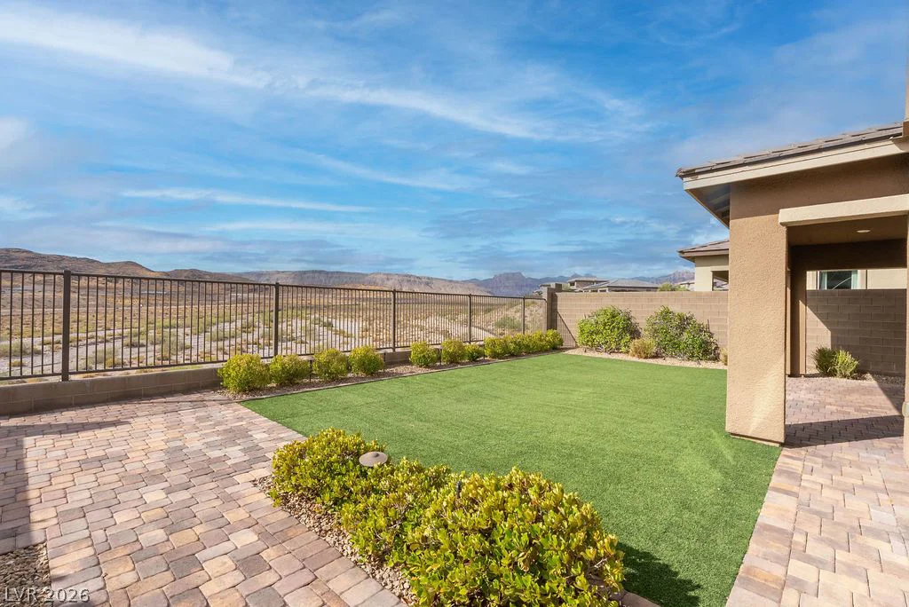 12385 Valley Chase, Las Vegas, NV 89138
