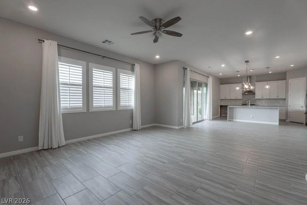12385 Valley Chase, Las Vegas, NV 89138