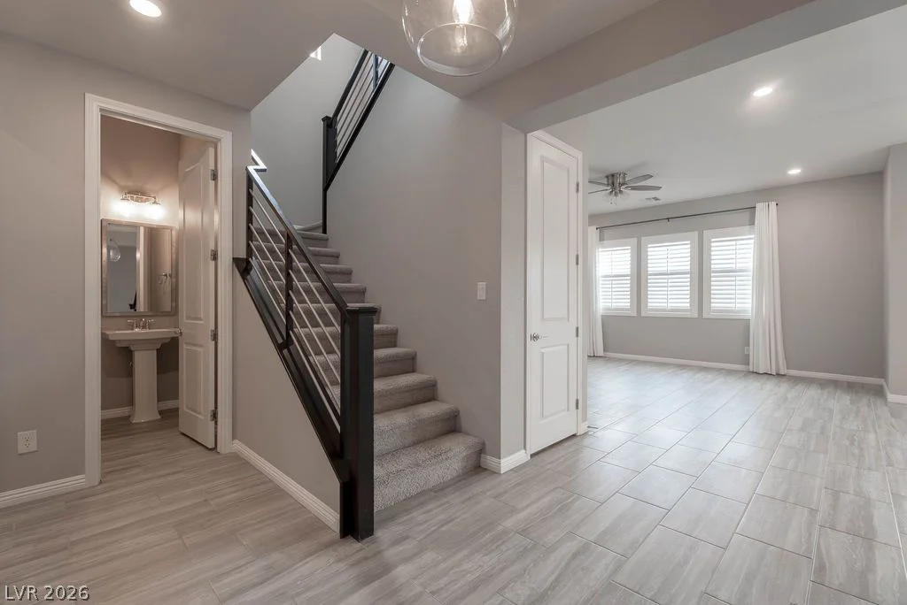 12385 Valley Chase, Las Vegas, NV 89138