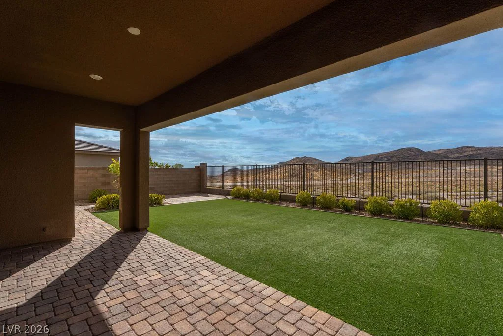 12385 Valley Chase, Las Vegas, NV 89138