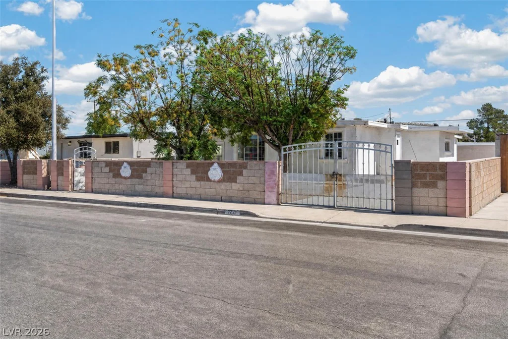 1721 Ardmore, Las Vegas, NV 89104