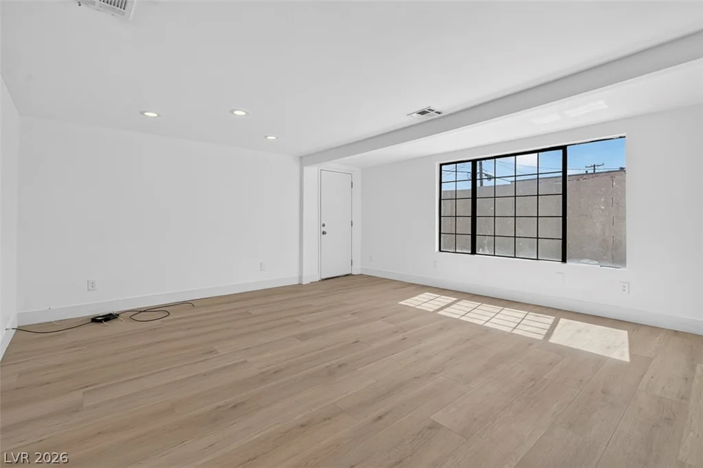 1721 Ardmore, Las Vegas, NV 89104