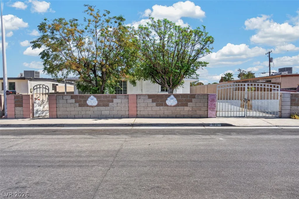 1721 Ardmore, Las Vegas, NV 89104