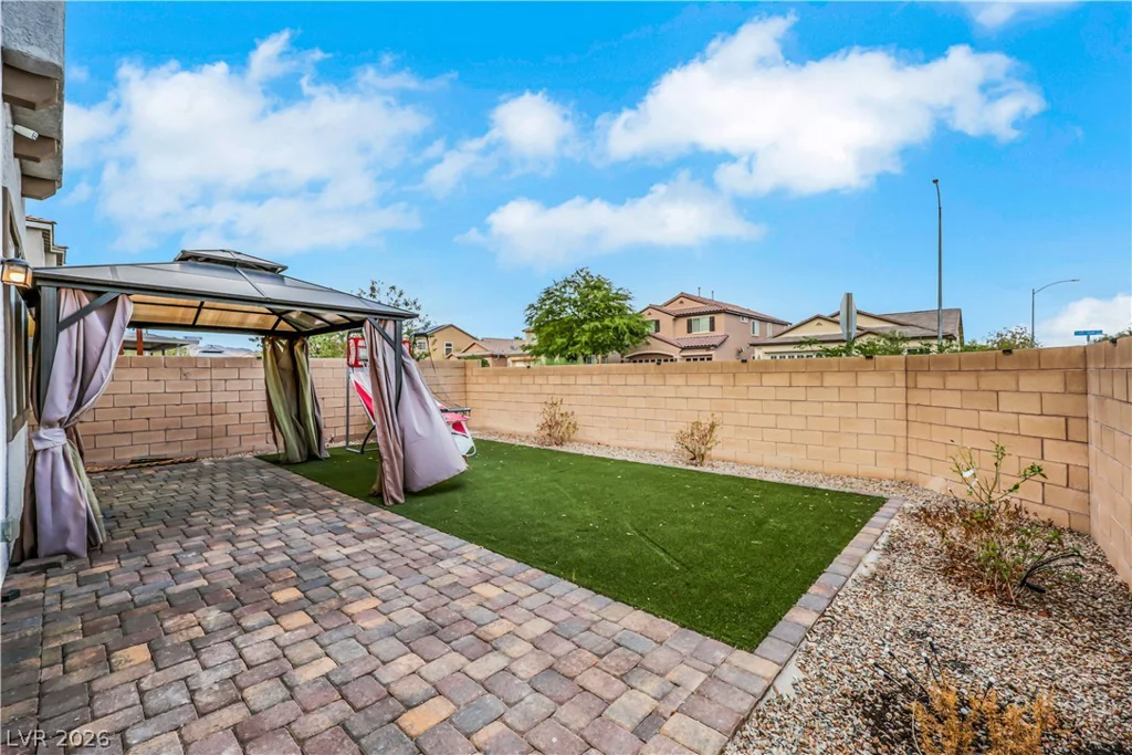6602 Evander, North Las Vegas, NV 89086