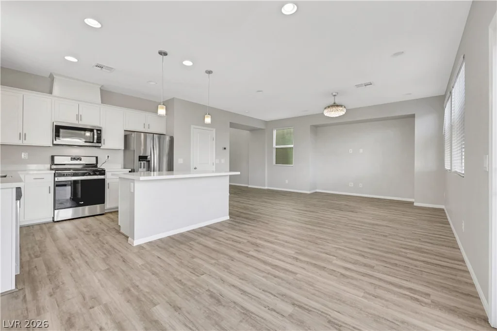 6602 Evander, North Las Vegas, NV 89086