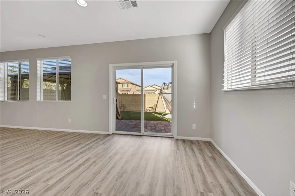 6602 Evander, North Las Vegas, NV 89086