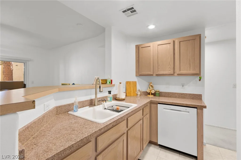 8709 Red Rio, Las Vegas, NV 89128