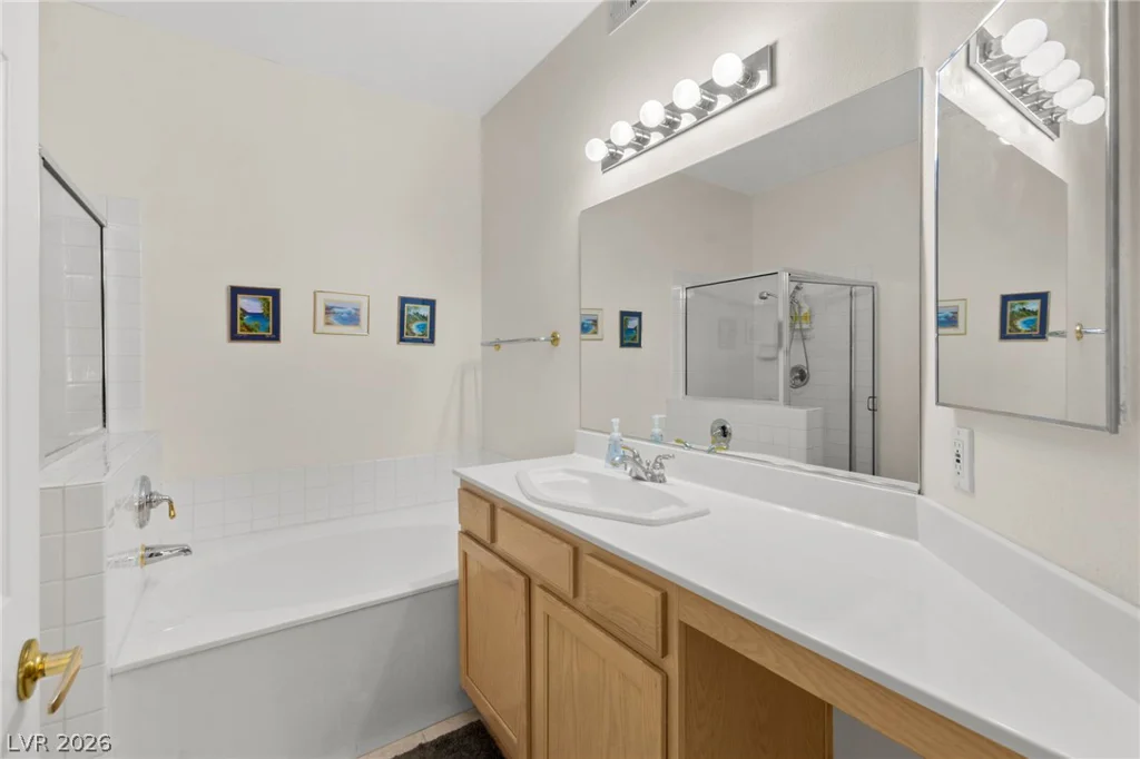 8709 Red Rio, Las Vegas, NV 89128