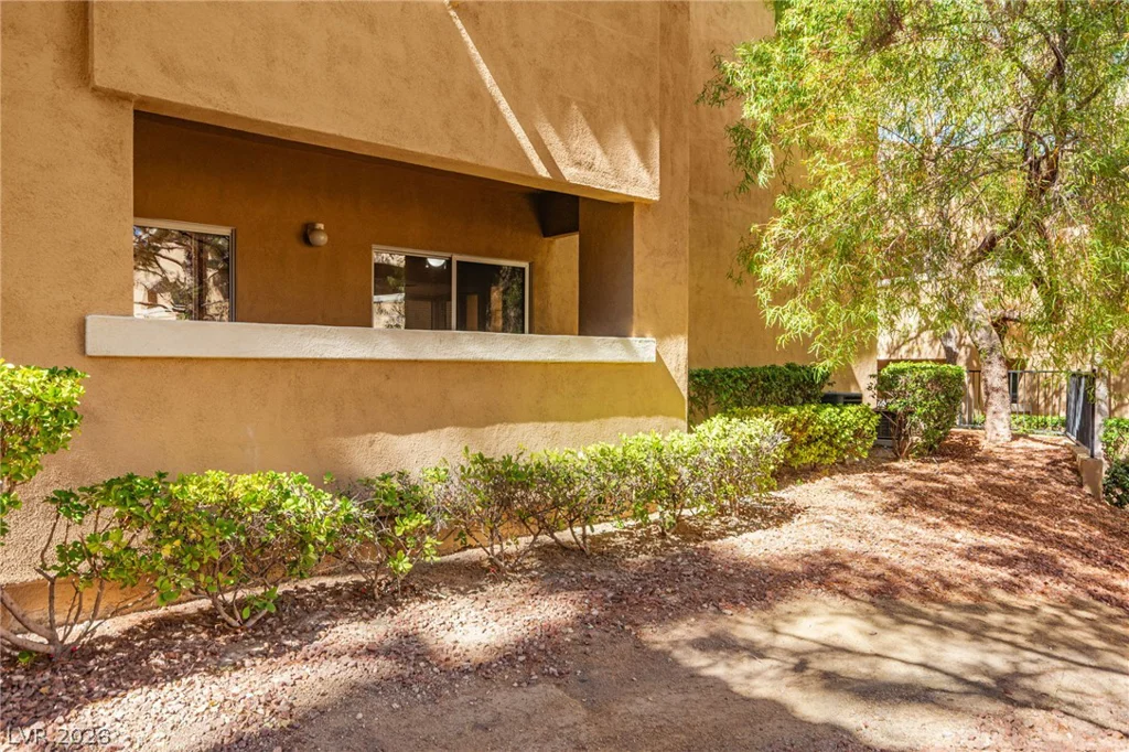 8709 Red Rio, Las Vegas, NV 89128