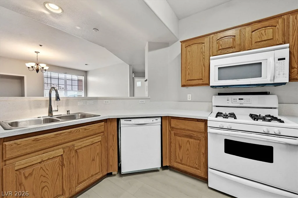 5855 VALLEY, North Las Vegas, NV 89031