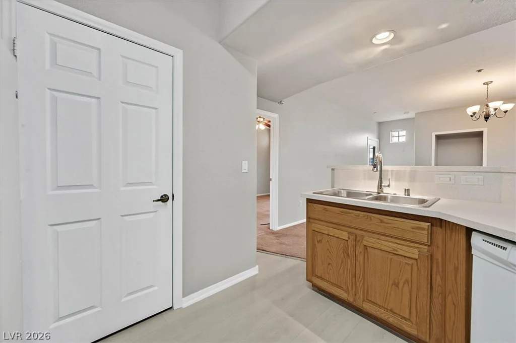 5855 VALLEY, North Las Vegas, NV 89031