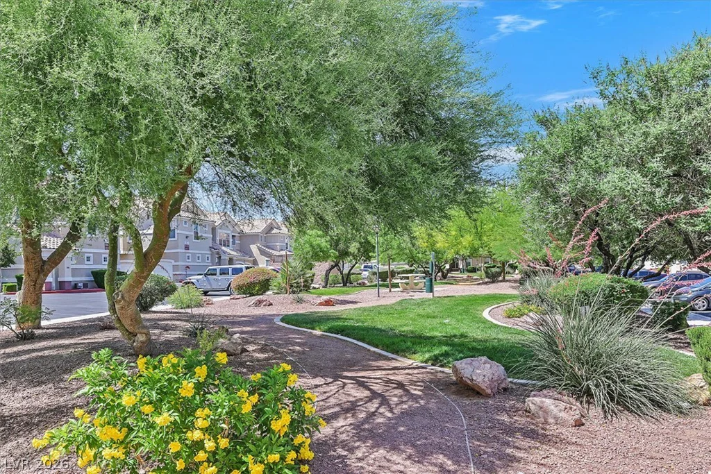 5855 VALLEY, North Las Vegas, NV 89031
