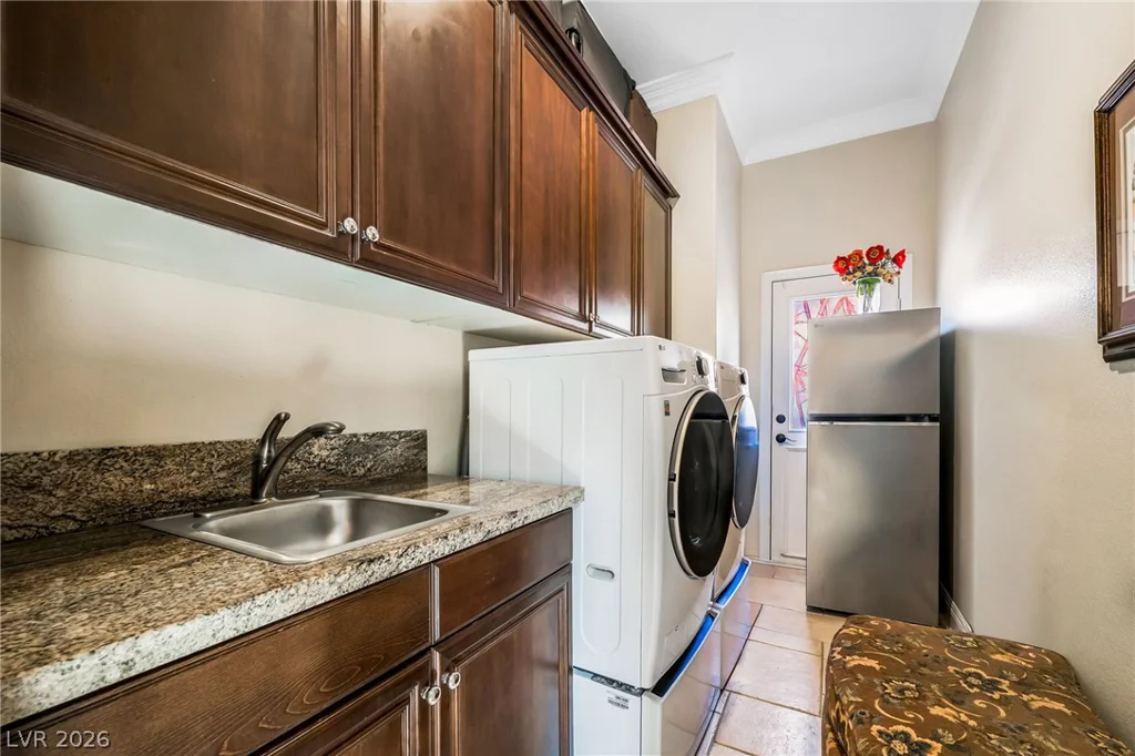 7904 Galloping Hills, Las Vegas, NV 89113